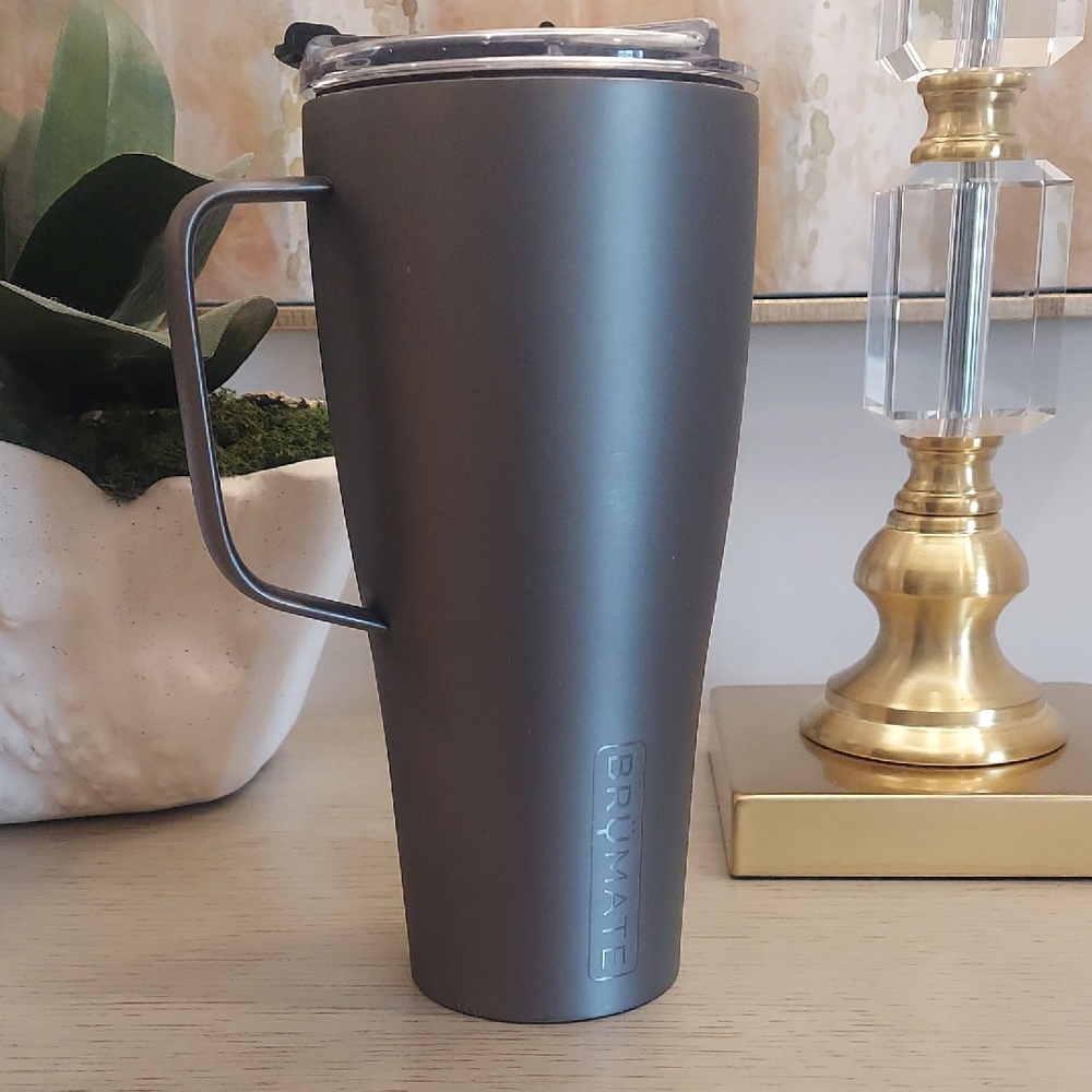 BrüMate Matte Black Tumbler 32 Ounce Spillproof Locking Lid Like New Condition